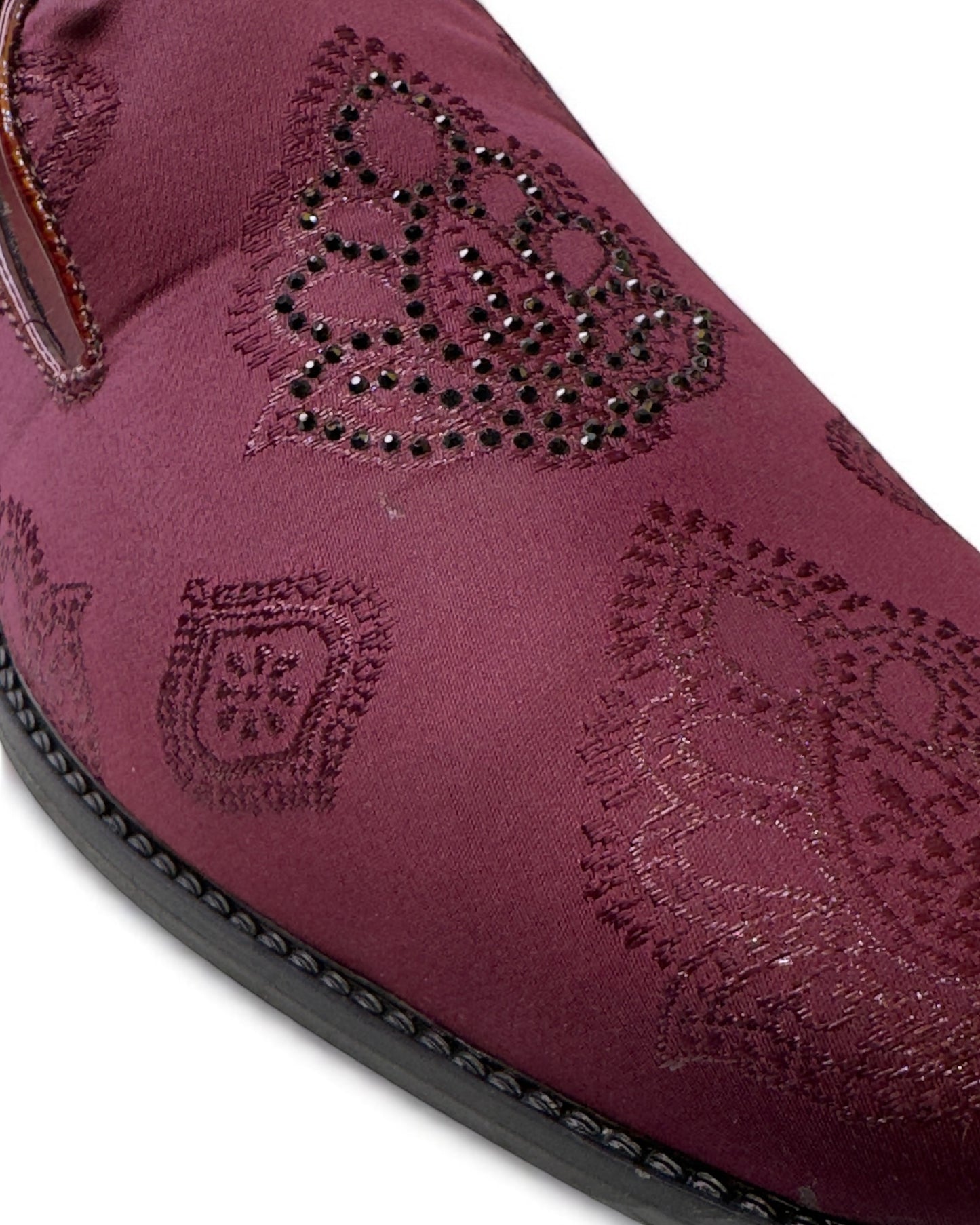 Men’s Embroidered Mojari – Regal Ethnic Slip-Ons for Weddings & Festive Wear