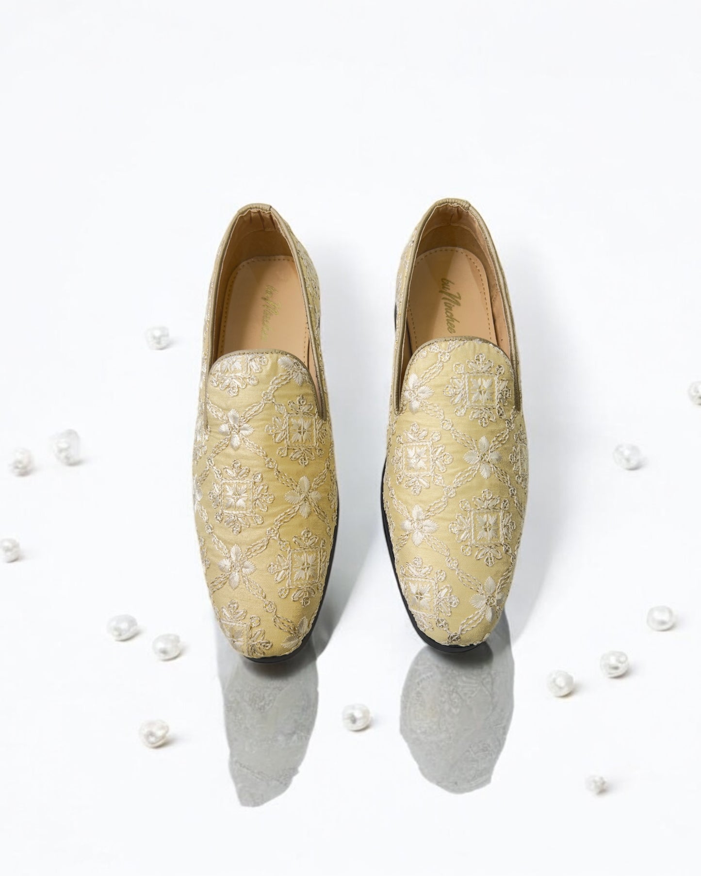 Men’s Embroidered Mojari – Regal Ethnic Slip-Ons for Weddings & Festive Wear