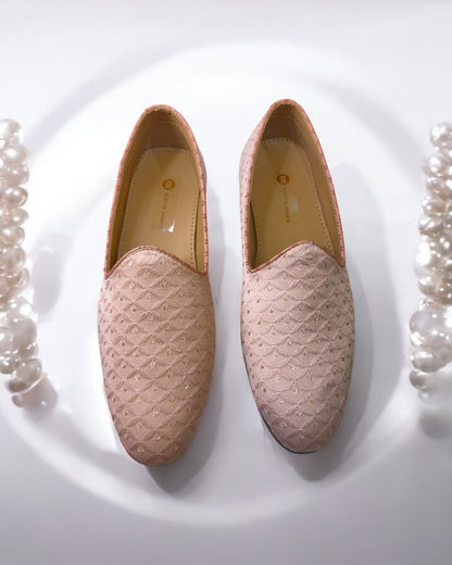 Men’s Blush Pink Embroidered Mojari – Regal Ethnic Slip-Ons for Weddings & Festive Wear