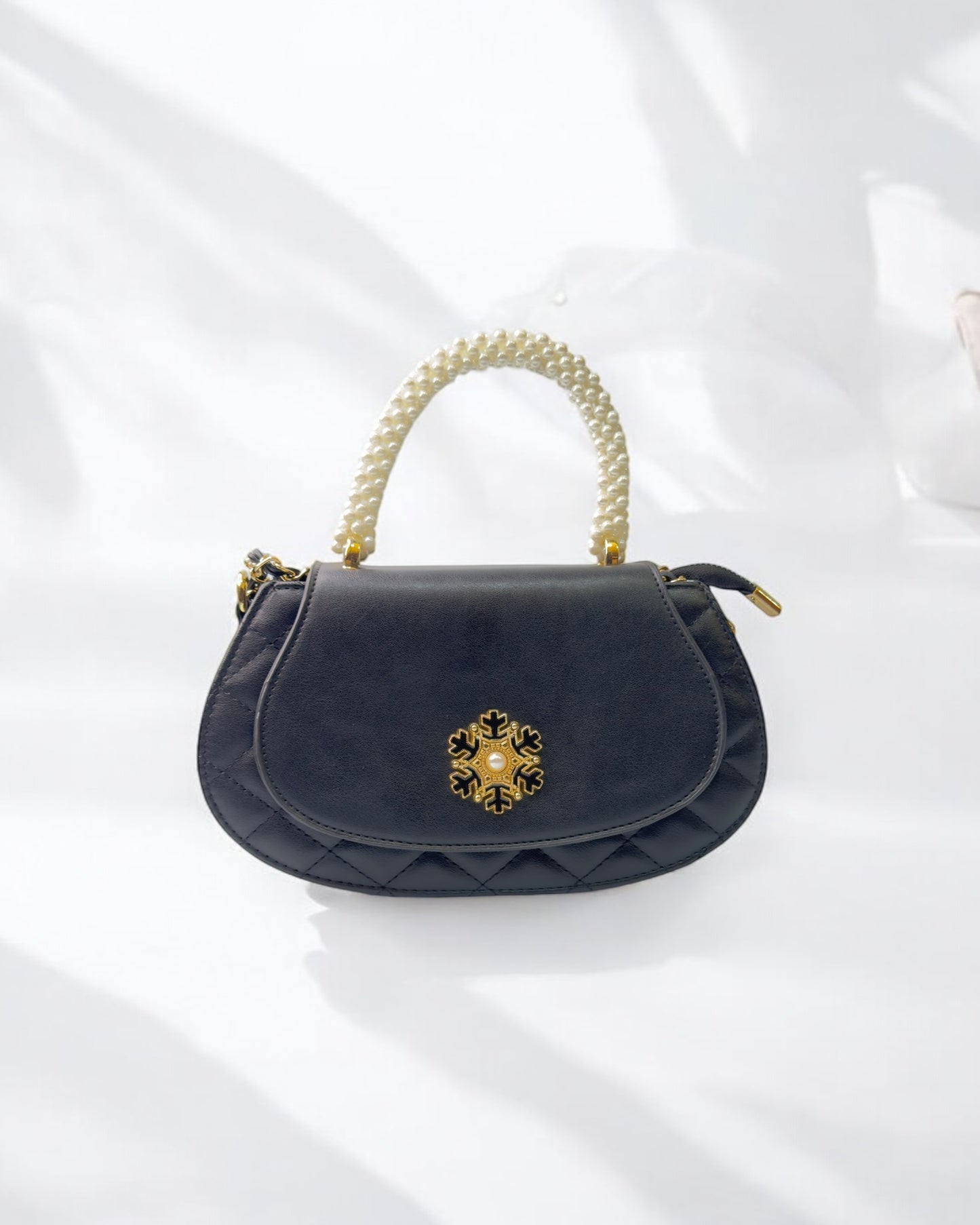 Women's Royal Charm Black Pearl Handle Handbag – Where Elegance Meets Edge