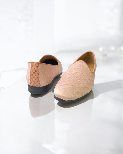 Men’s Blush Pink Embroidered Mojari – Regal Ethnic Slip-Ons for Weddings & Festive Wear