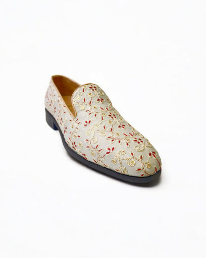 Embroidered Men’s Pearl Wite Embroidered Mojari – Regal Ethnic Slip-Ons for Weddings & Festive Wear