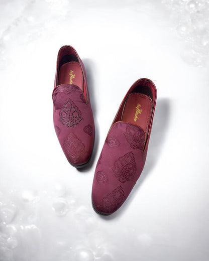 Men’s Embroidered  Mojari – Regal Ethnic Slip-Ons for Weddings & Festive Wear